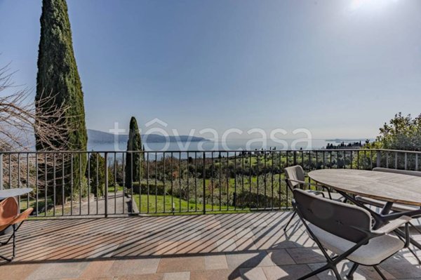 casa indipendente in vendita a Gargnano in zona Villa