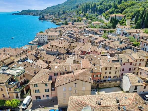 appartamento in vendita a Gargnano in zona Villa