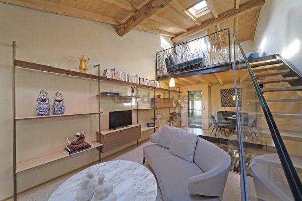 casa indipendente in vendita a Gargnano in zona Villa