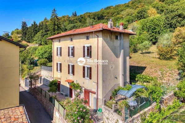 casa indipendente in vendita a Gargnano in zona Formaga