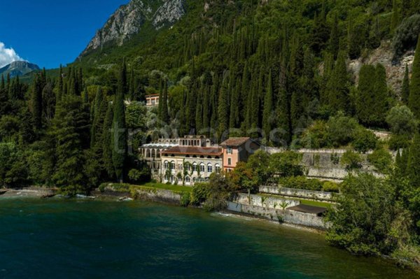 casa indipendente in vendita a Gargnano in zona San Giacomo