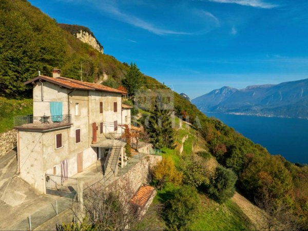 casa indipendente in vendita a Gargnano in zona Muslone