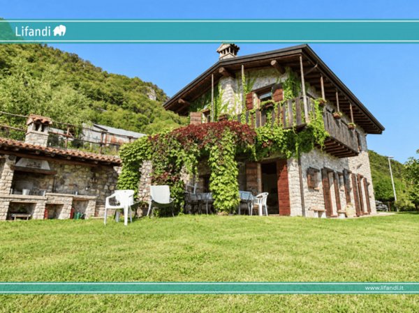 casa indipendente in vendita a Gargnano in zona Villa