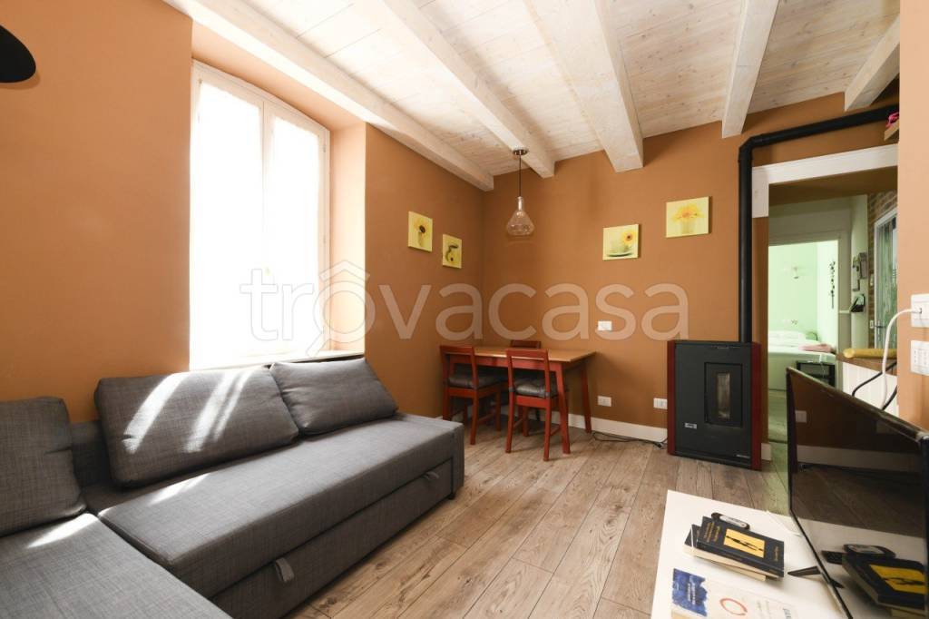appartamento in vendita a Gargnano in zona Bogliaco