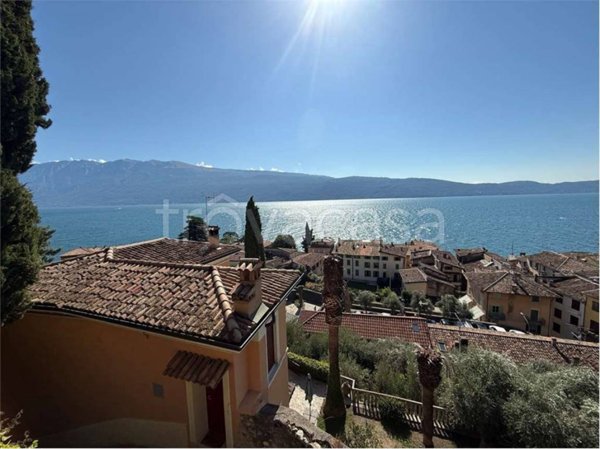 casa indipendente in vendita a Gargnano in zona Villa