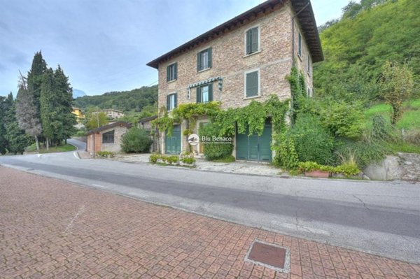casa indipendente in vendita a Gargnano in zona Liano
