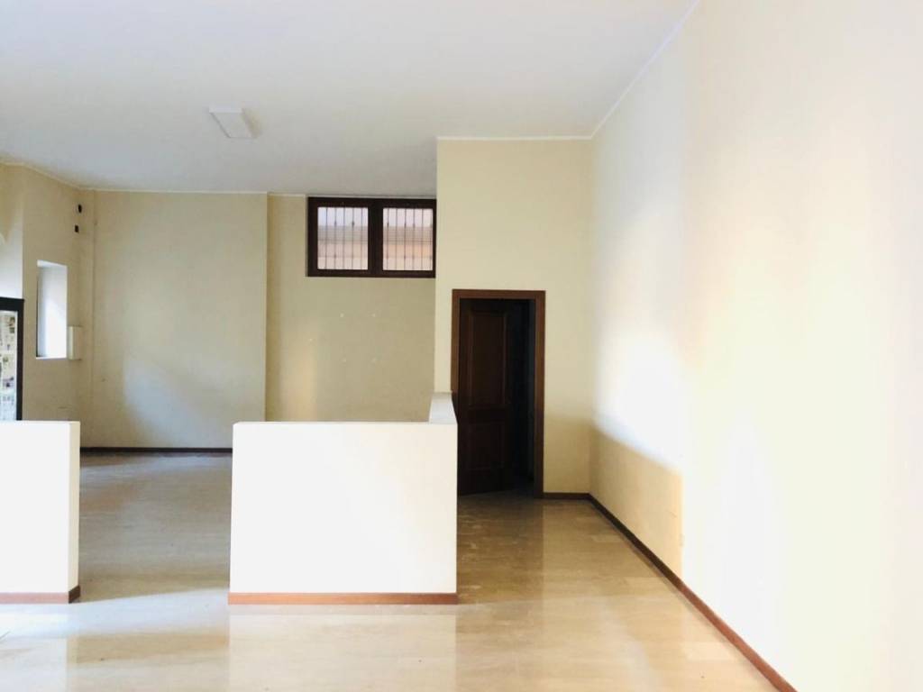 locale commerciale in vendita a Gavardo