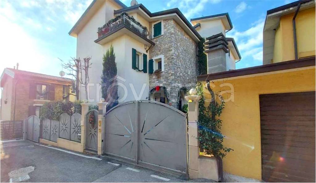 casa indipendente in vendita a Gavardo