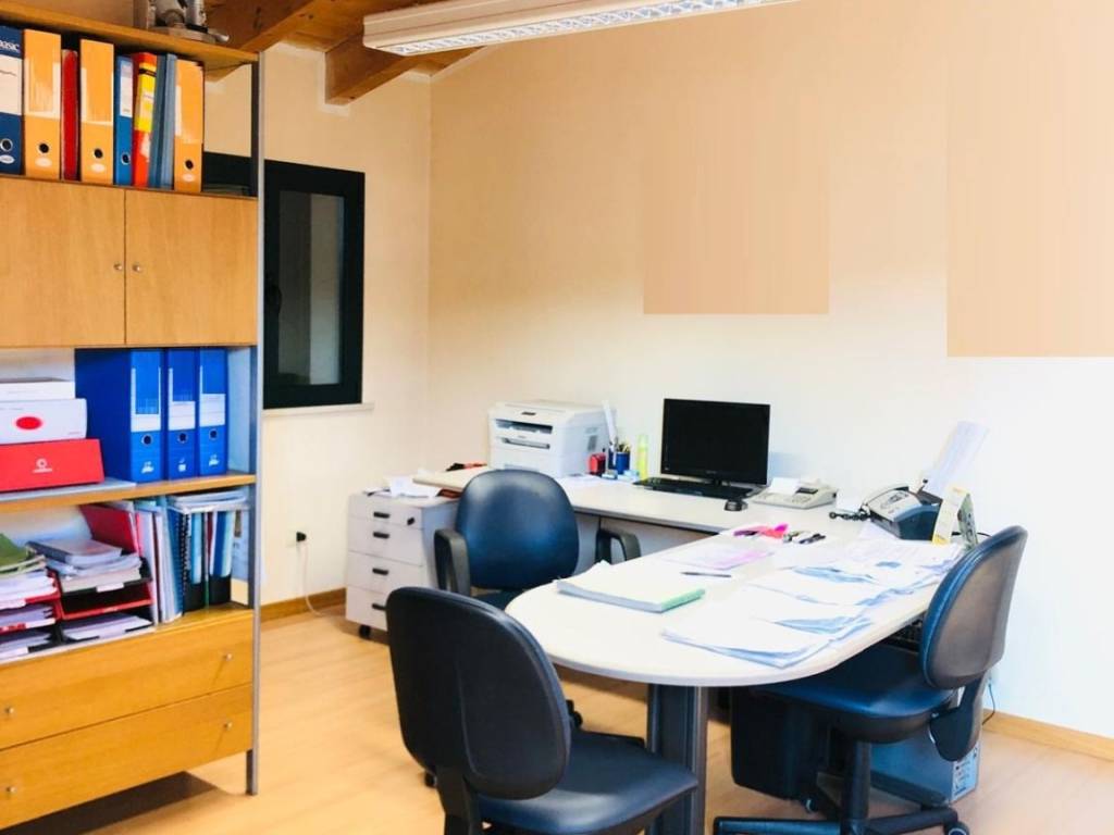 locale commerciale in vendita a Gavardo