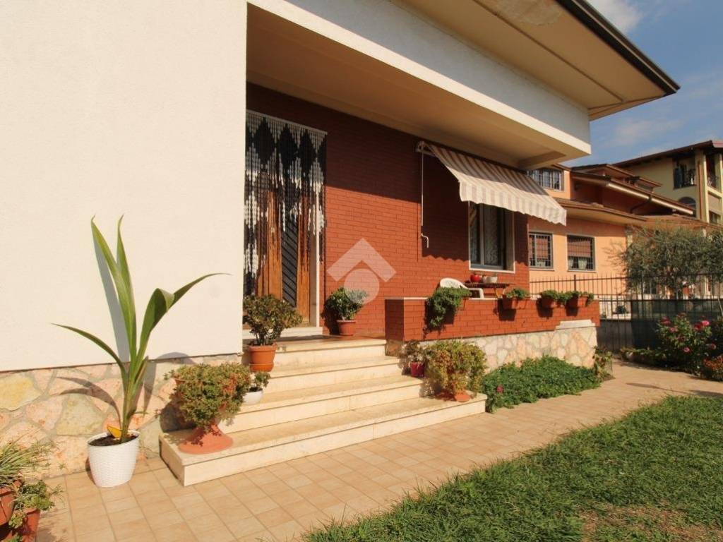 casa indipendente in vendita a Gavardo in zona Sopraponte