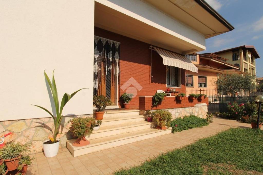 casa indipendente in vendita a Gavardo in zona Sopraponte