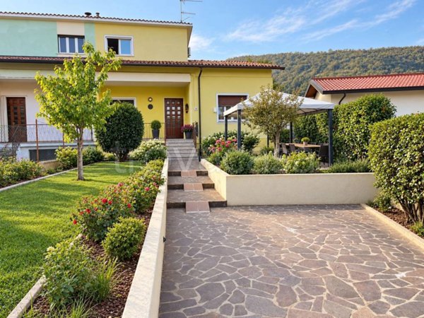 casa indipendente in vendita a Gavardo in zona Sopraponte