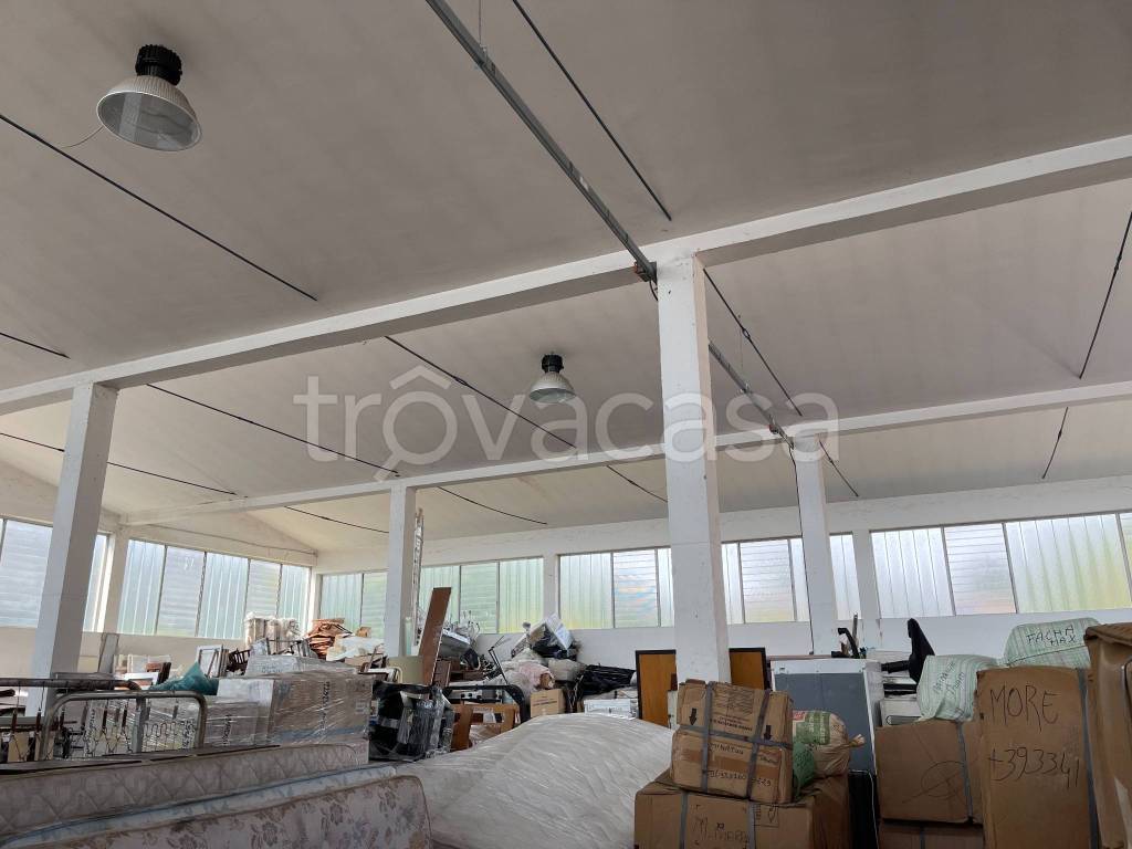 locale commerciale in vendita a Ghedi