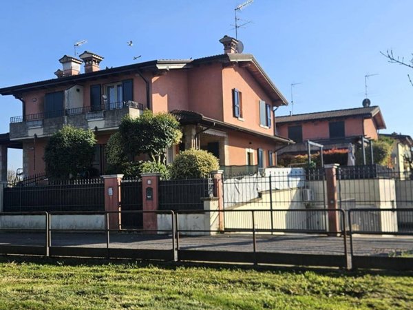 casa indipendente in vendita a Ghedi