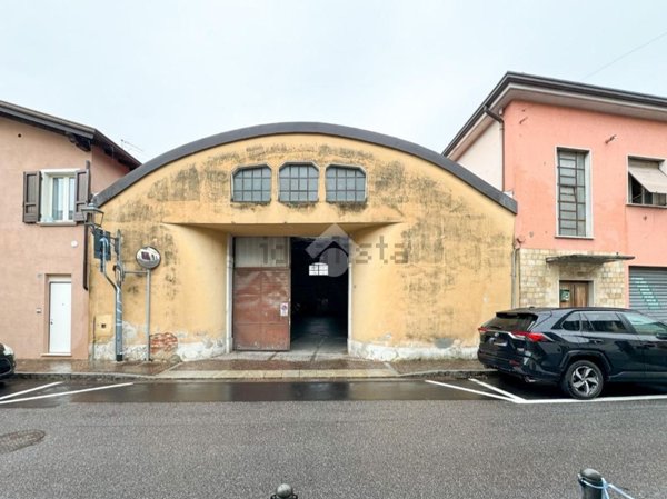 capannone in vendita a Ghedi
