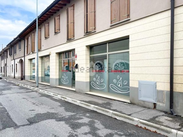 locale commerciale in vendita a Ghedi