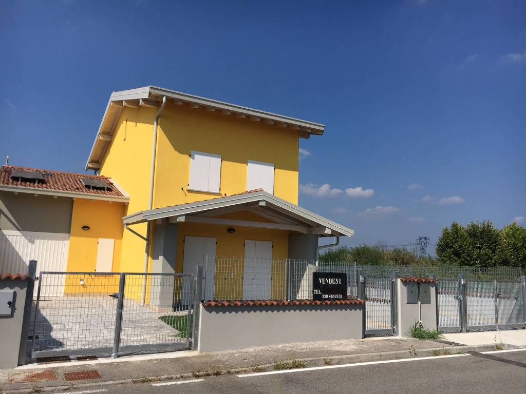 appartamento in vendita a Ghedi in zona Ponte Rosso