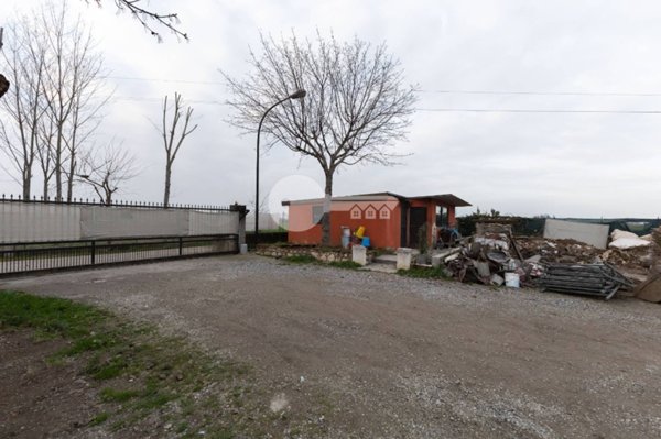 locale commerciale in vendita a Ghedi