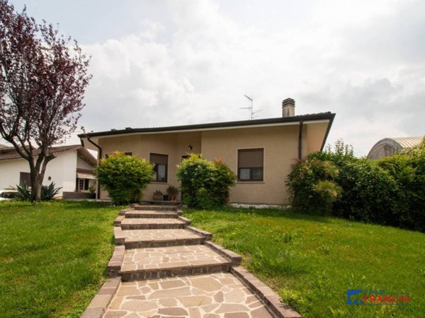 casa indipendente in vendita a Ghedi