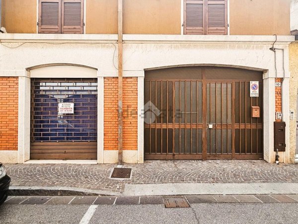locale commerciale in vendita a Ghedi
