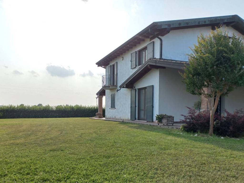 casa indipendente in vendita a Ghedi