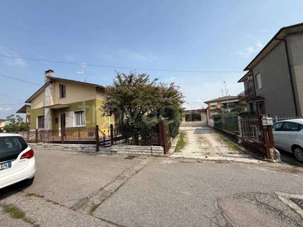 casa indipendente in vendita a Ghedi