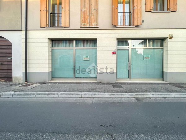 locale commerciale in vendita a Ghedi