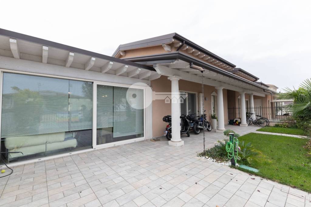 casa indipendente in vendita a Ghedi