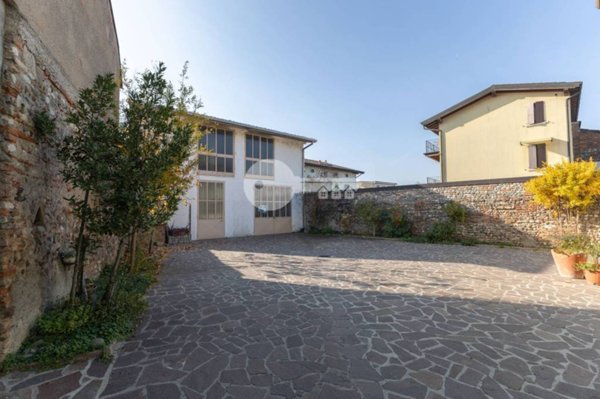 casa indipendente in vendita a Ghedi