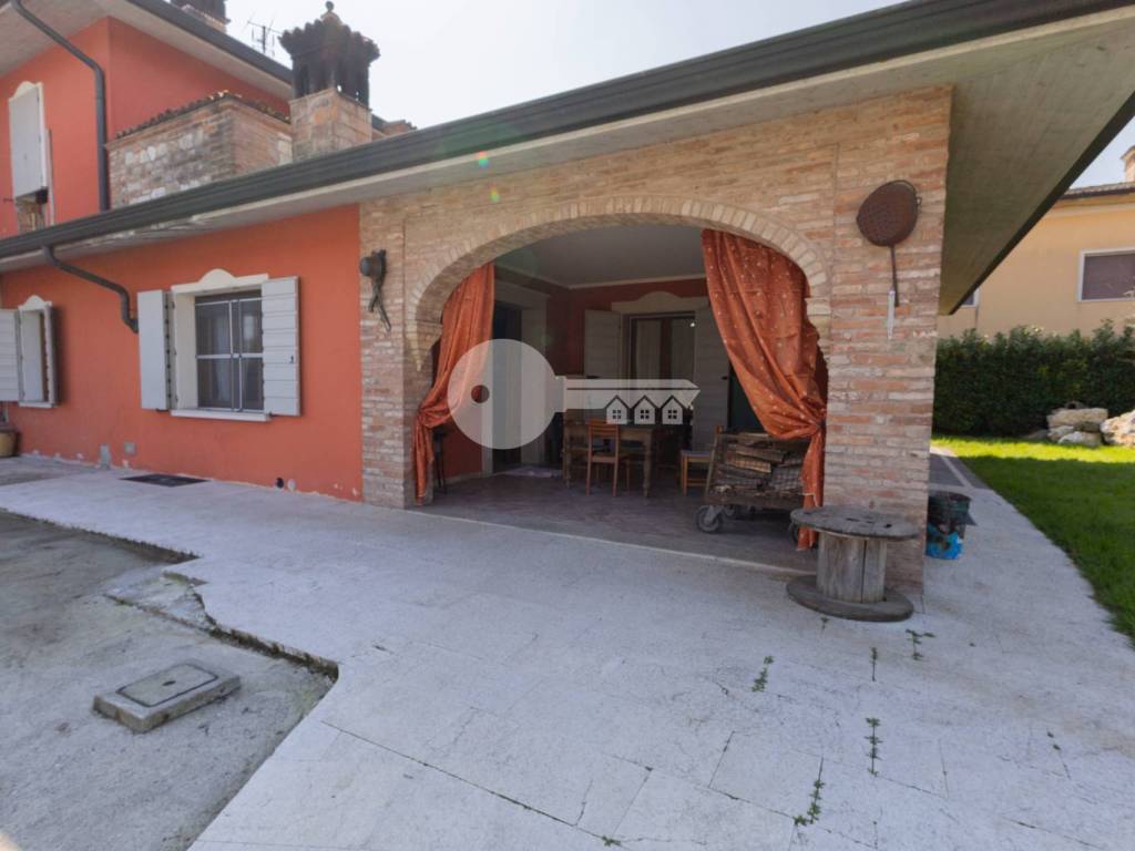 casa indipendente in vendita a Ghedi in zona Belvedere