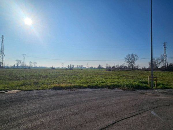 terreno edificabile in vendita a Ghedi