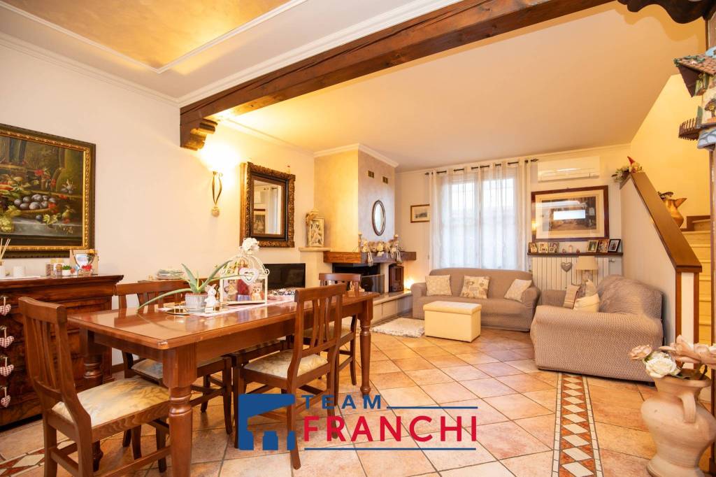 casa indipendente in vendita a Ghedi