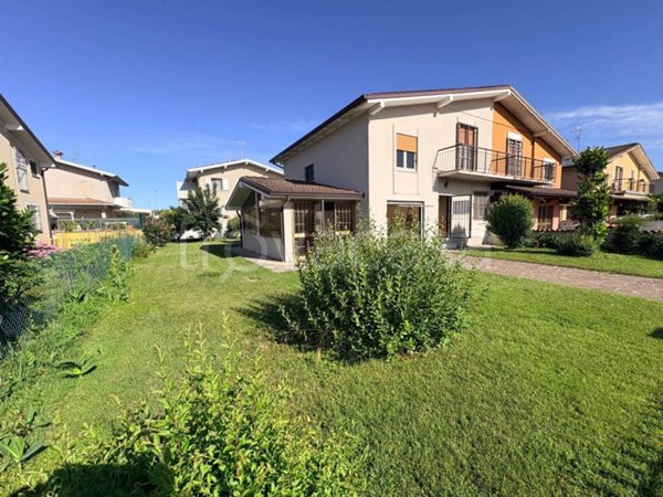 casa indipendente in vendita a Ghedi in zona Belvedere