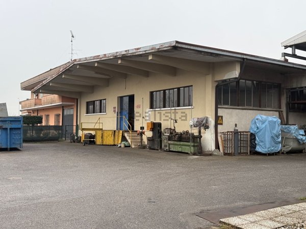 locale di sgombero in vendita a Ghedi