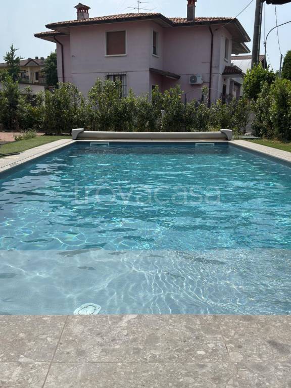 casa indipendente in vendita a Ghedi
