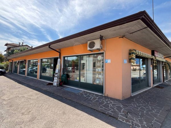 negozio in vendita a Ghedi in zona Belvedere