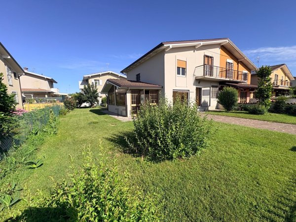 casa indipendente in vendita a Ghedi in zona Belvedere