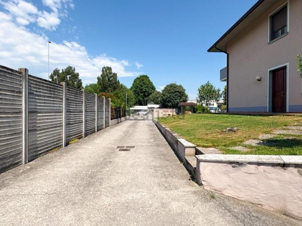 capannone in vendita a Ghedi