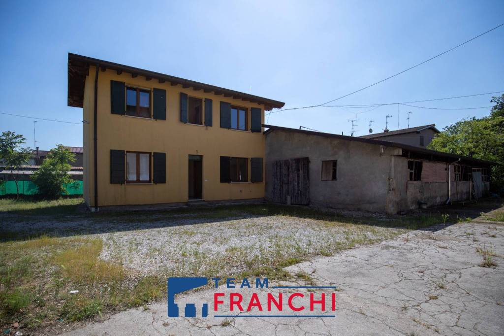 casa indipendente in vendita a Ghedi in zona Belvedere