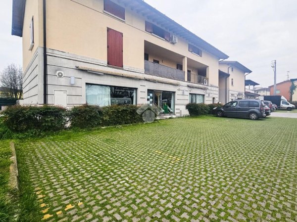 locale commerciale in vendita a Ghedi in zona Belvedere