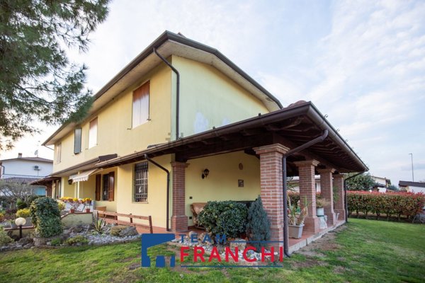 casa indipendente in vendita a Ghedi in zona Belvedere