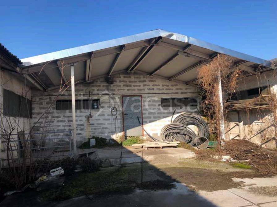 locale commerciale in vendita a Ghedi in zona Ponte Rosso