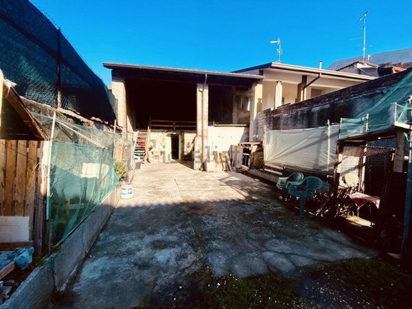 casale in vendita a Ghedi in zona Belvedere