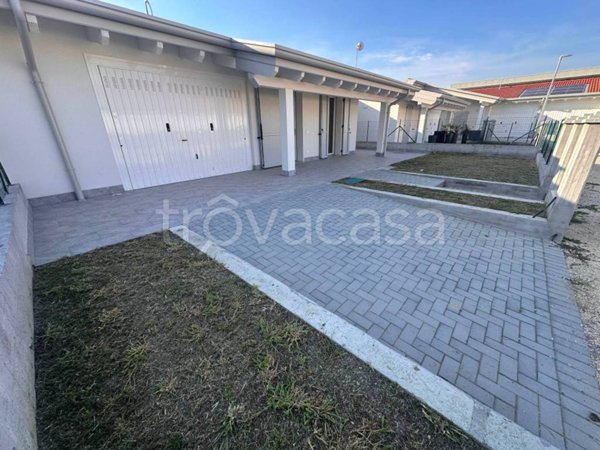 casa indipendente in vendita a Ghedi in zona Ponte Rosso