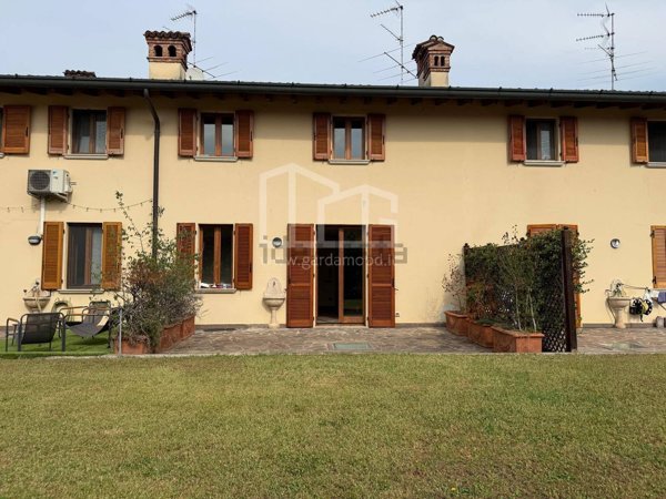 casa indipendente in vendita a Ghedi in zona Belvedere