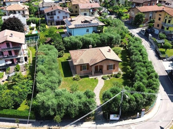 villa in vendita a Gianico