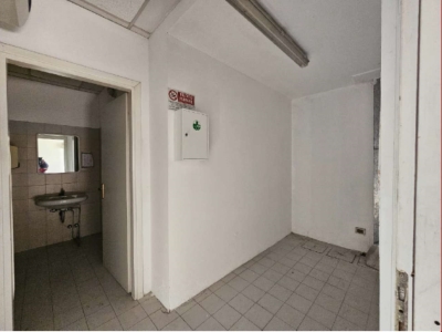 locale di sgombero in vendita a Gianico