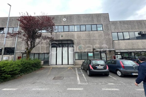locale commerciale in vendita a Gianico