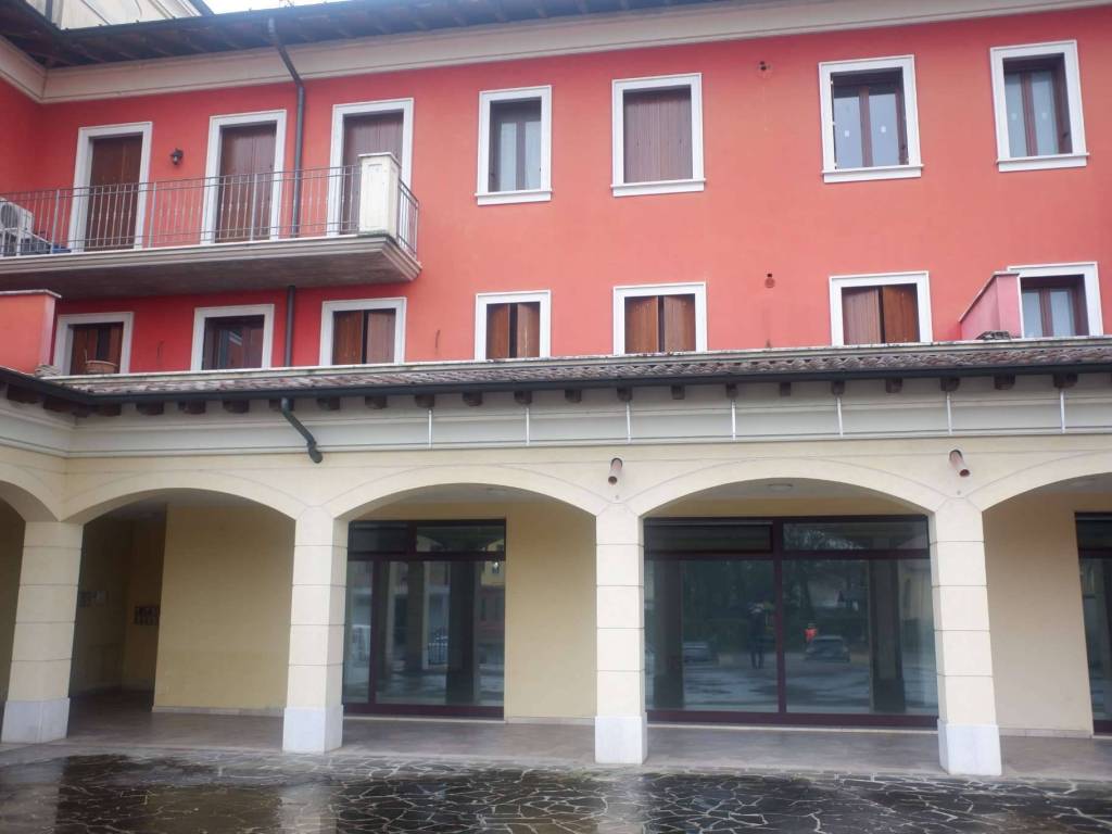 negozio in vendita a Gottolengo