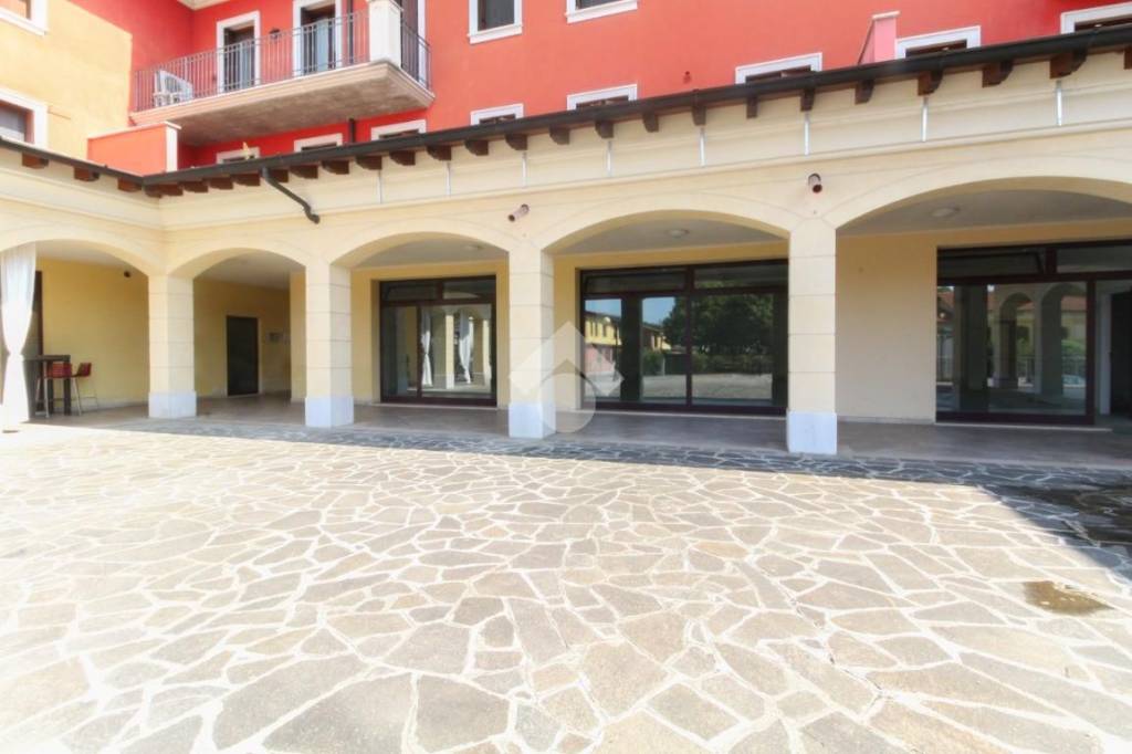 negozio in vendita a Gottolengo